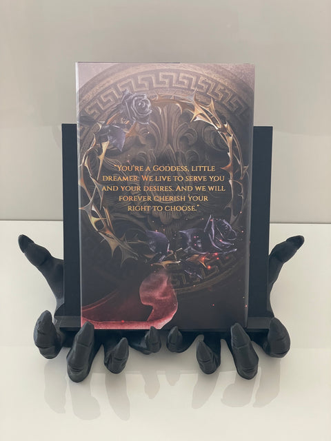 A Nest of Lies Hardback